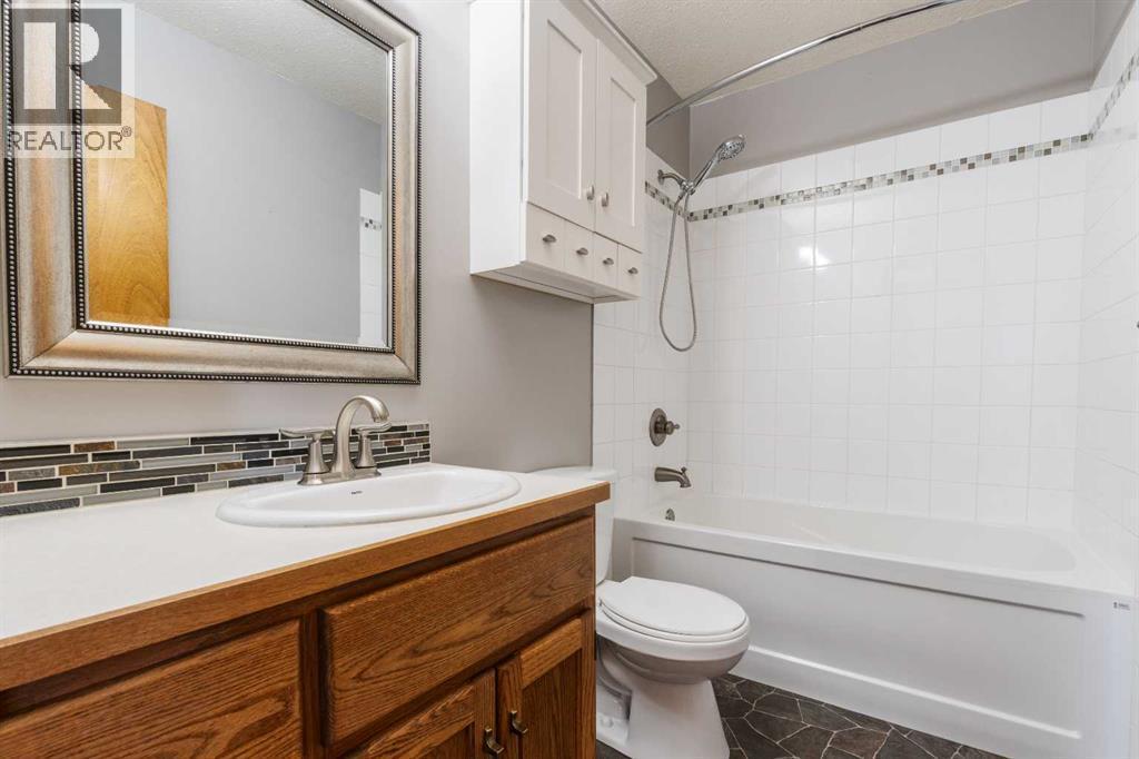 27 Tressa Street, Swan Hills, AB - Indoor Photo Showing Bathroom