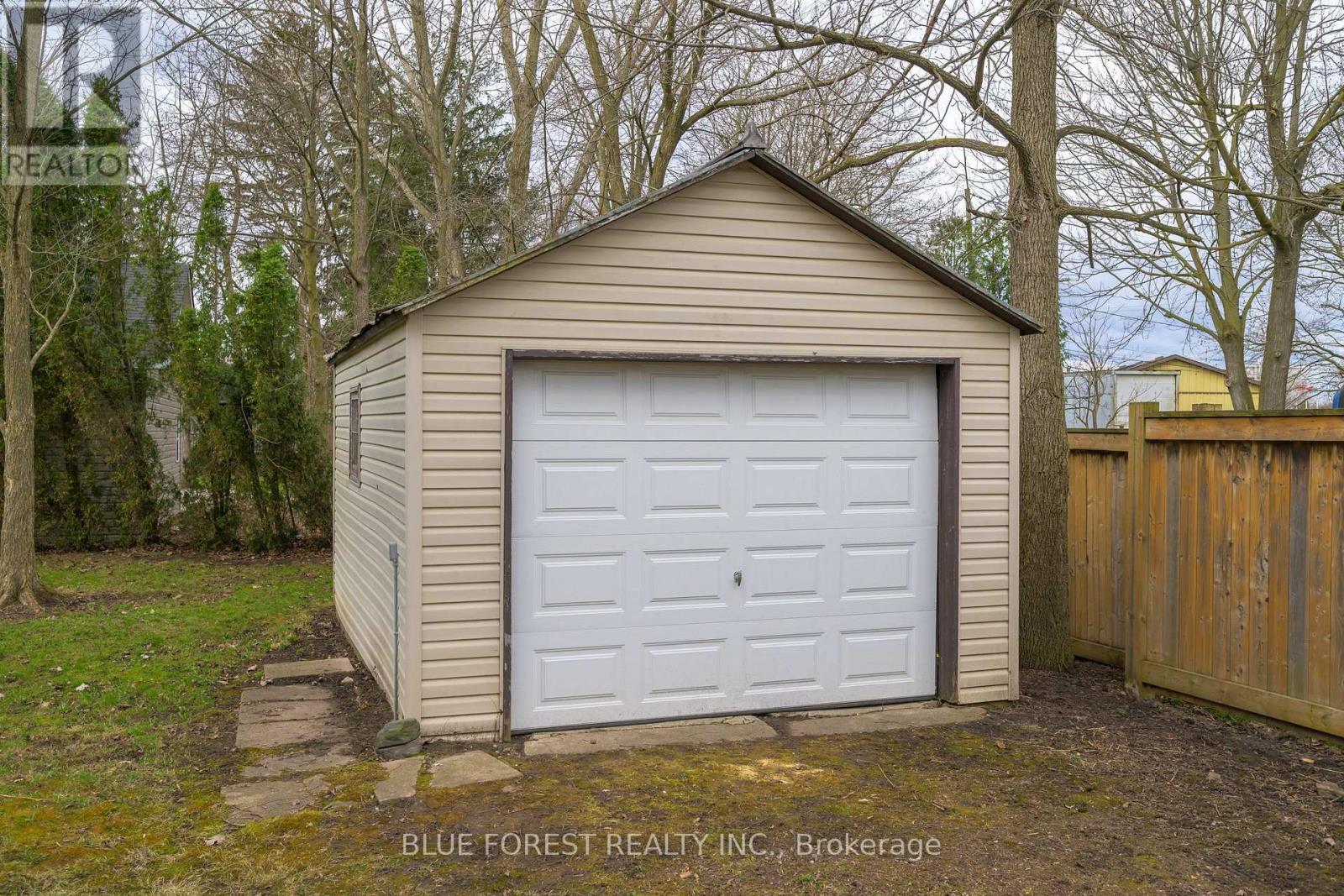 186 Victoria Street, Southwest Middlesex (Glencoe), ON - Outdoor