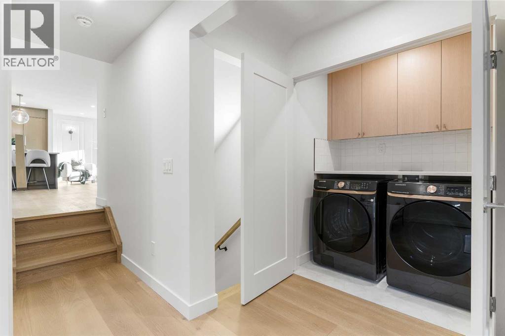 1012 70 Avenue Sw, Calgary, AB - Indoor Photo Showing Laundry Room