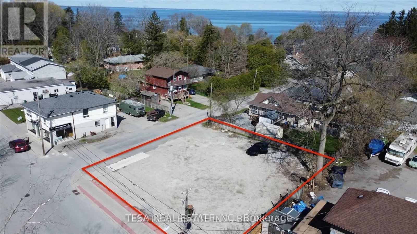 924 & 926 Lake Drive E, Georgina, ON