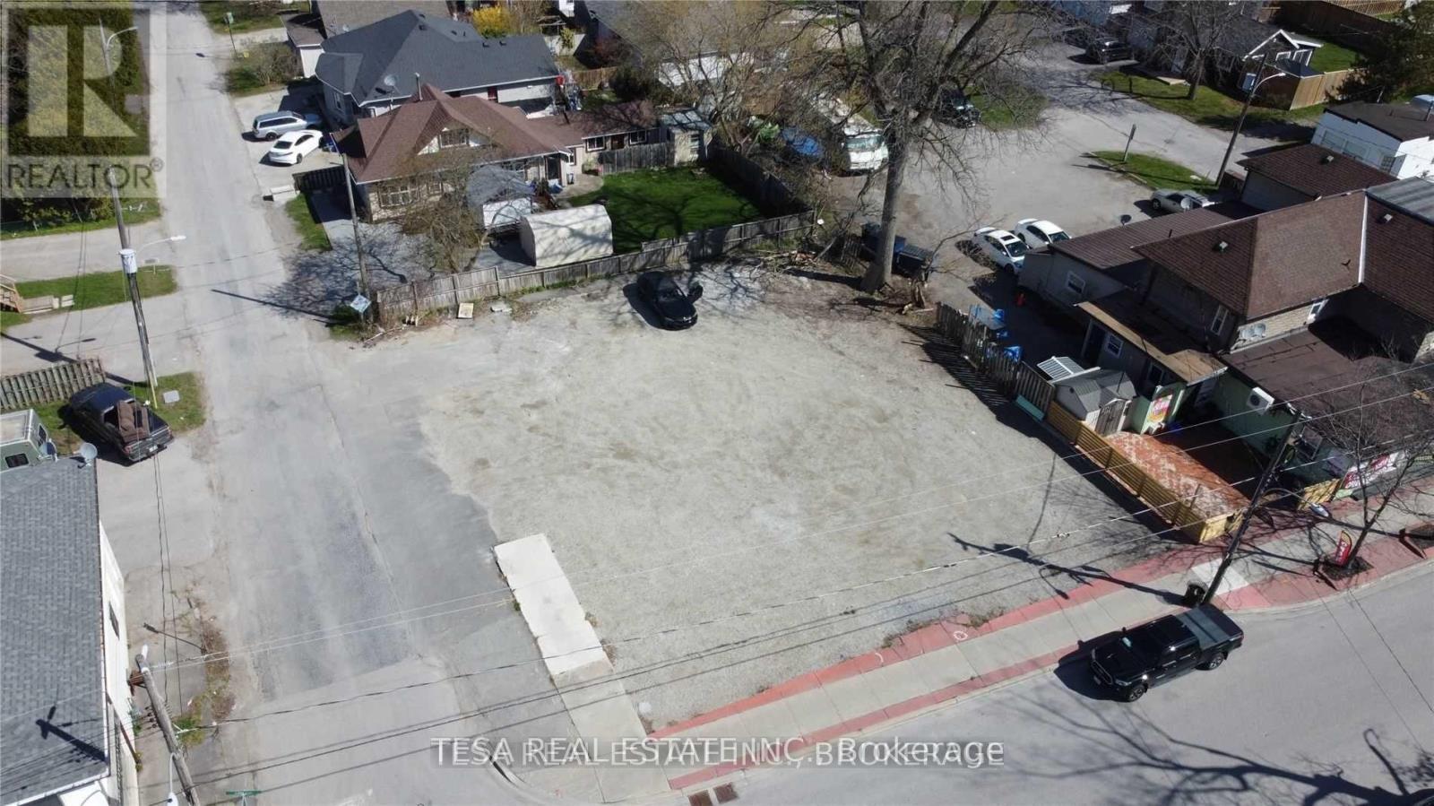 924 & 926 Lake Drive E, Georgina, ON