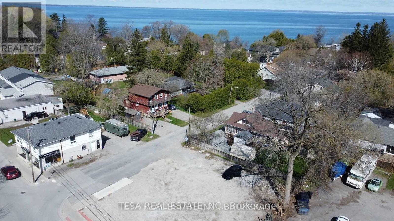 924 & 926 Lake Drive E, Georgina, ON