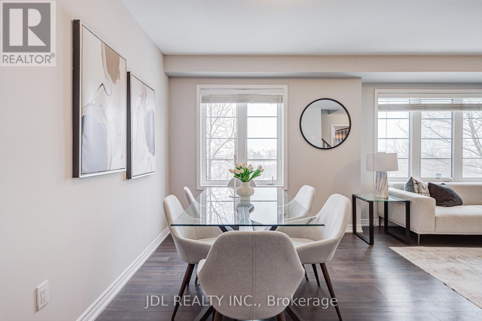 3002 Preserve Drive, Unit 25 Drive, Oakville, ON - Indoor Photo Showing Dining Room