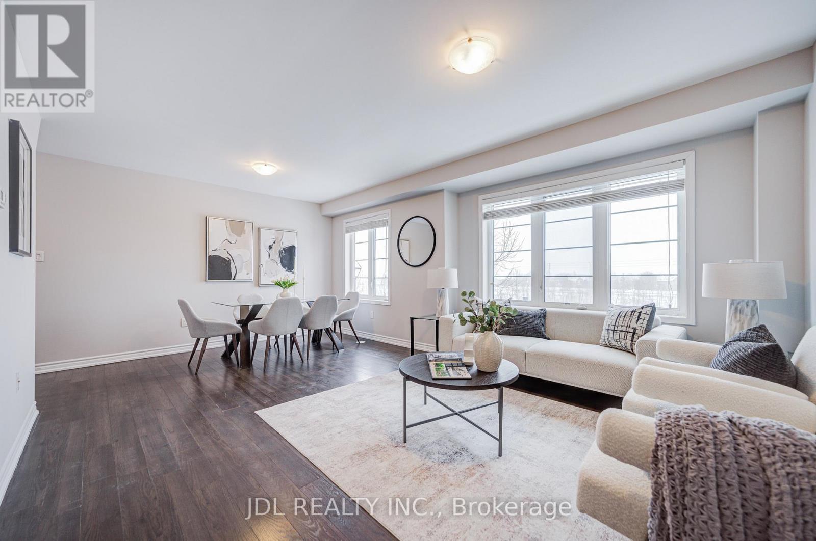 3002 Preserve Drive, Unit 25 Drive, Oakville, ON - Indoor Photo Showing Living Room