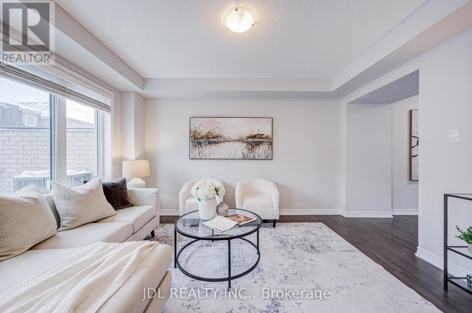 3002 Preserve Drive, Unit 25 Drive, Oakville, ON - Indoor Photo Showing Living Room