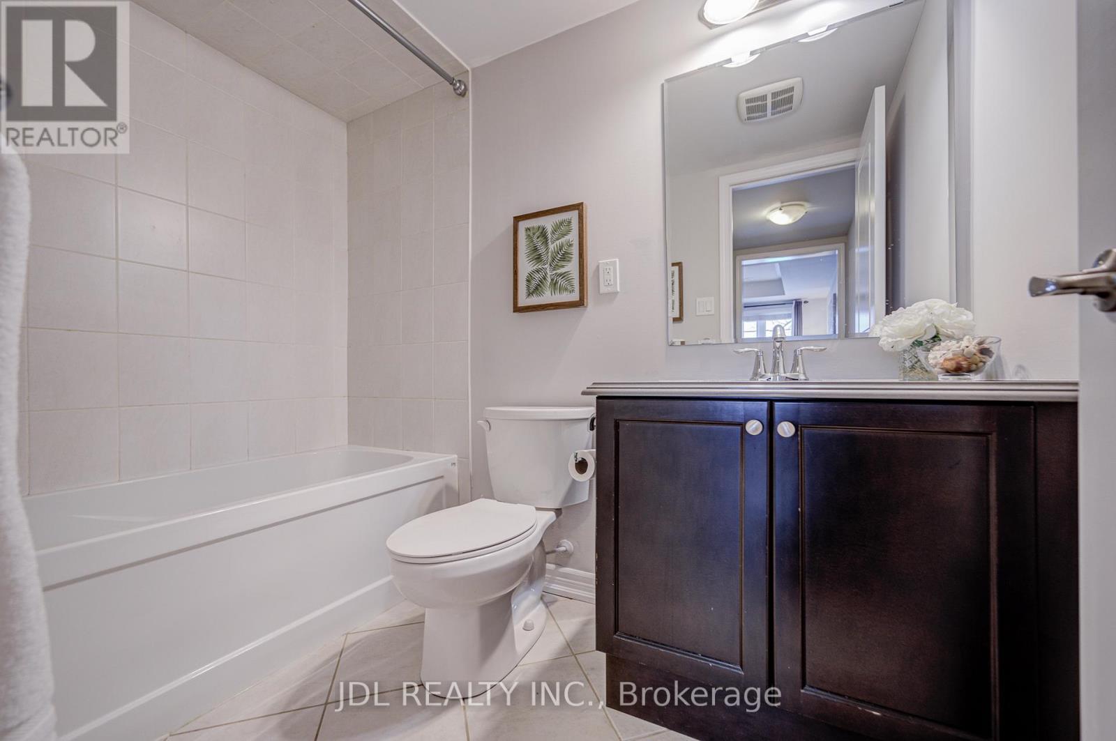 3002 Preserve Drive, Unit 25 Drive, Oakville, ON - Indoor Photo Showing Bathroom