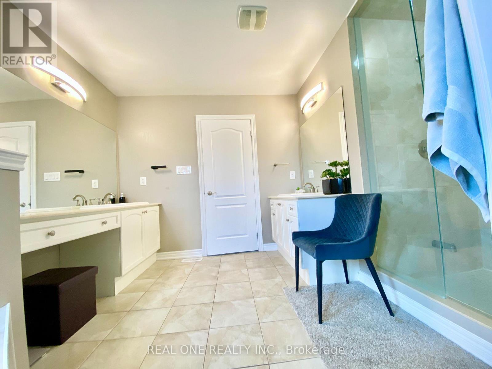 238 Nautical Boulevard, Oakville, ON - Indoor Photo Showing Bathroom