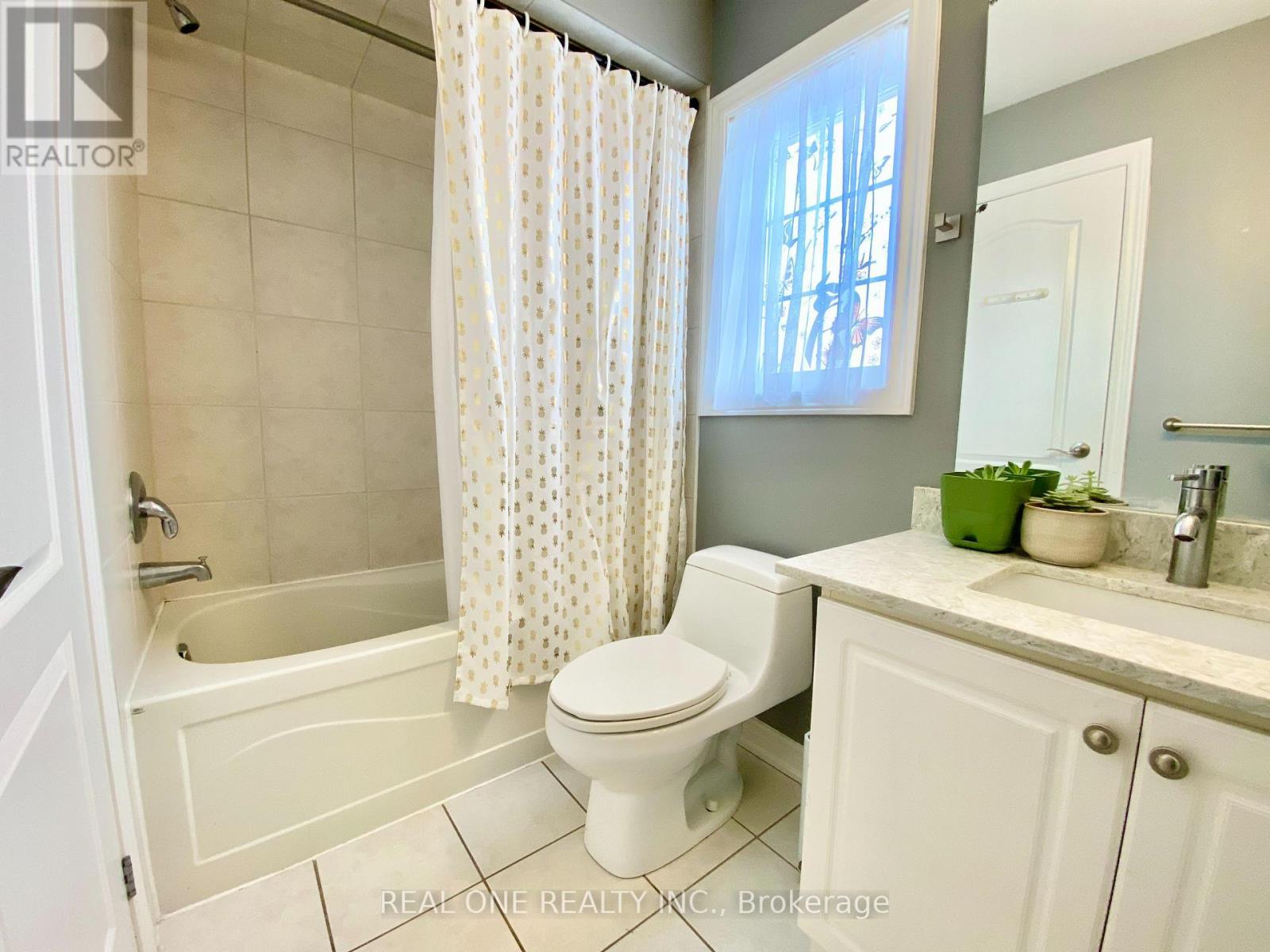 238 Nautical Boulevard, Oakville, ON - Indoor Photo Showing Bathroom