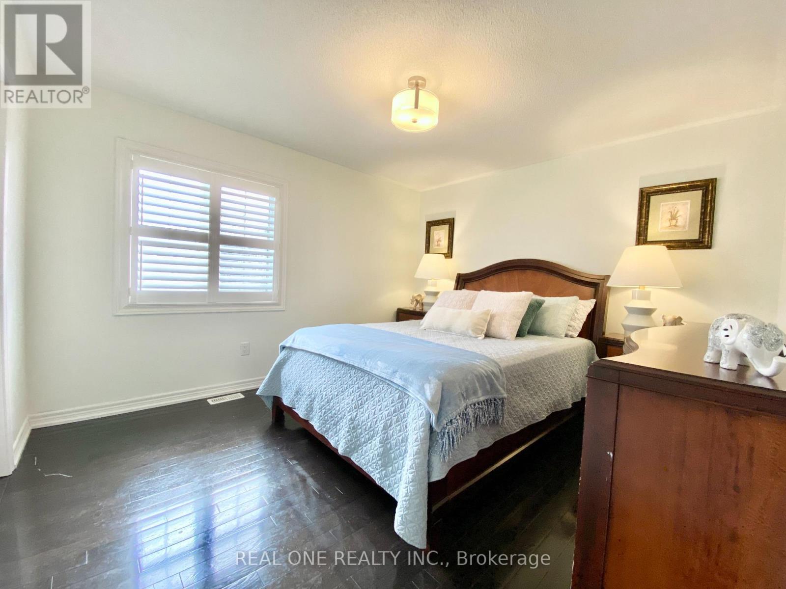 238 Nautical Boulevard, Oakville, ON - Indoor Photo Showing Bedroom