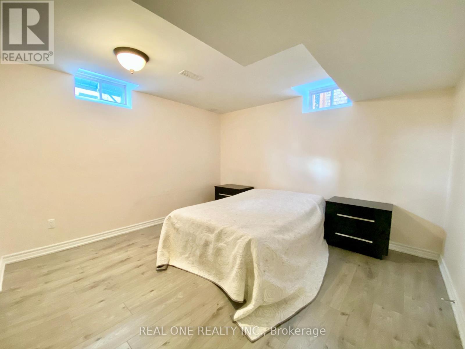 238 Nautical Boulevard, Oakville, ON - Indoor Photo Showing Bedroom