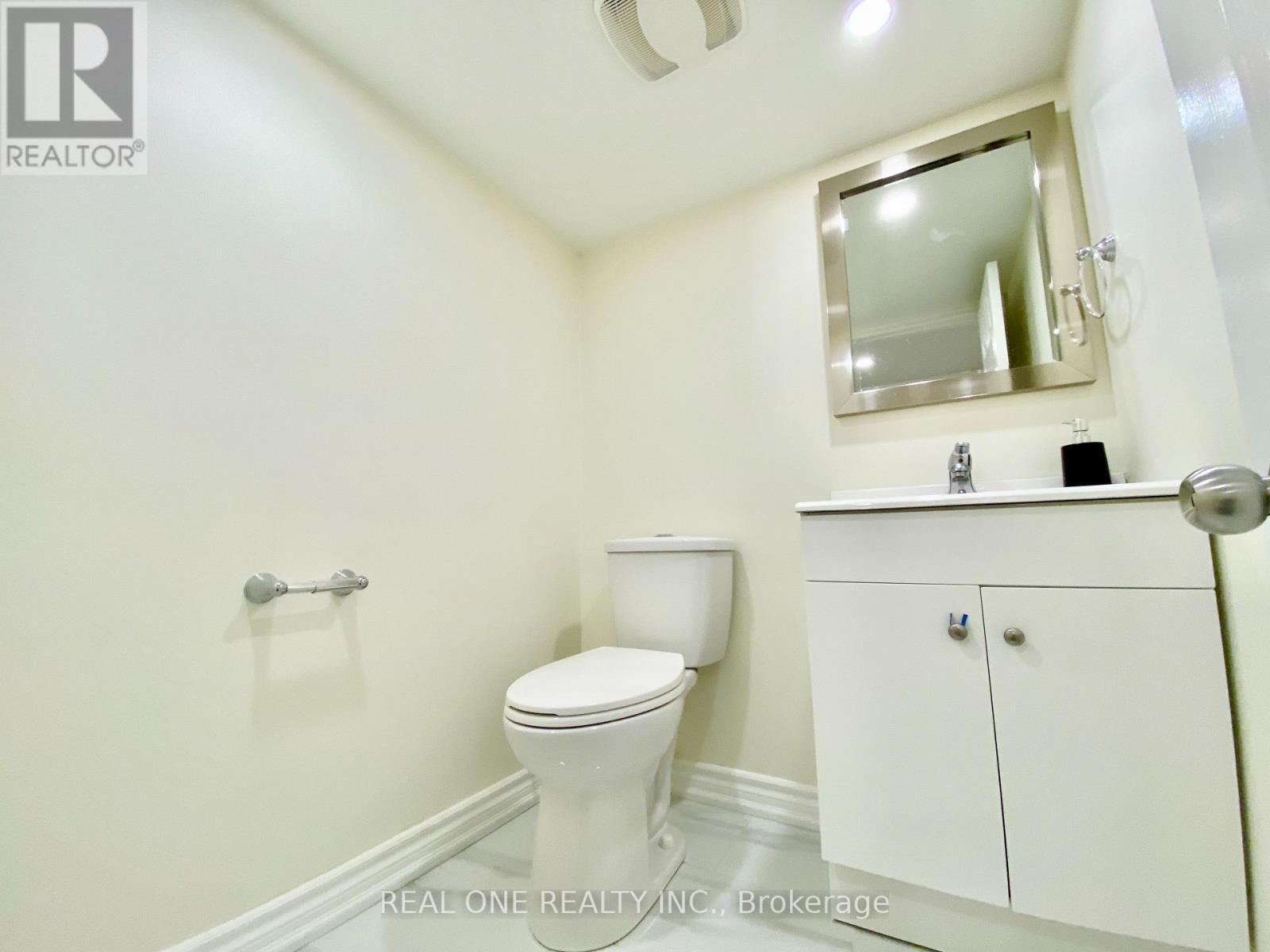 238 Nautical Boulevard, Oakville, ON - Indoor Photo Showing Bathroom