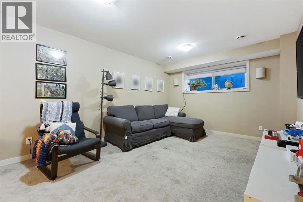 256 Lysander Place Se, Calgary, AB - Indoor