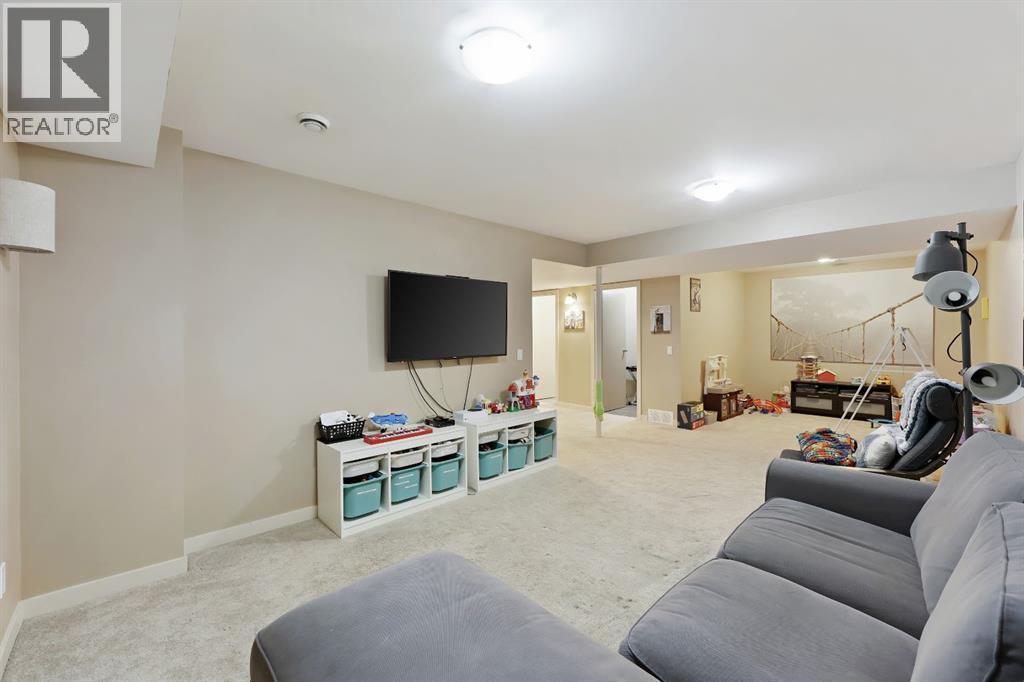 256 Lysander Place Se, Calgary, AB - Indoor