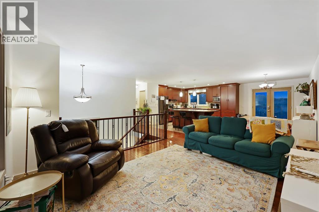 256 Lysander Place Se, Calgary, AB - Indoor Photo Showing Living Room