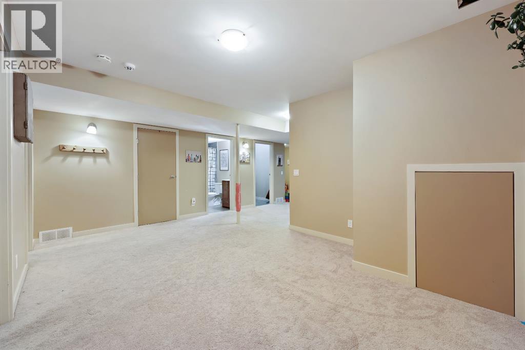 256 Lysander Place Se, Calgary, AB - Indoor Photo Showing Other Room