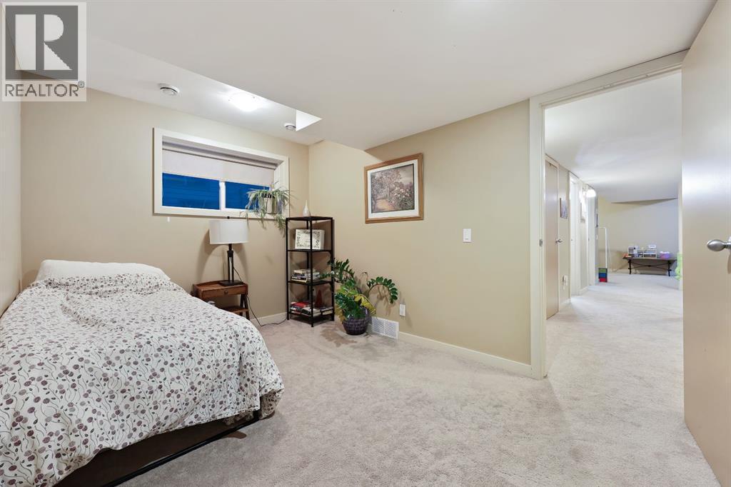 256 Lysander Place Se, Calgary, AB - Indoor Photo Showing Bedroom