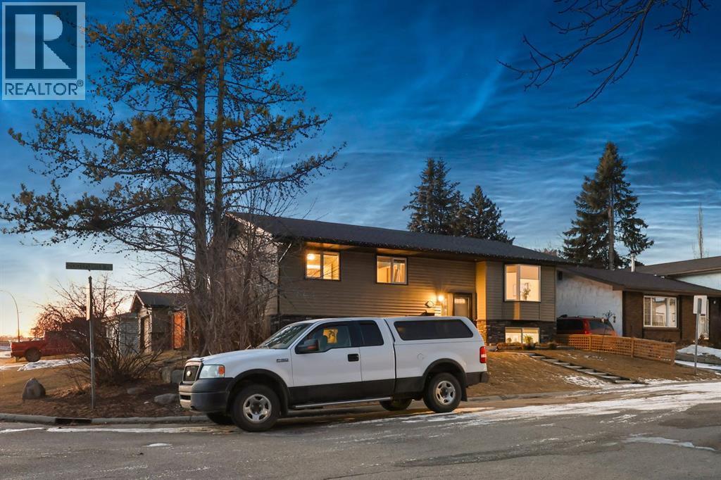 256 Lysander Place Se, Calgary, AB - Outdoor