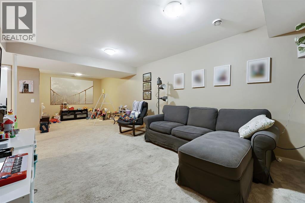 256 Lysander Place Se, Calgary, AB - Indoor