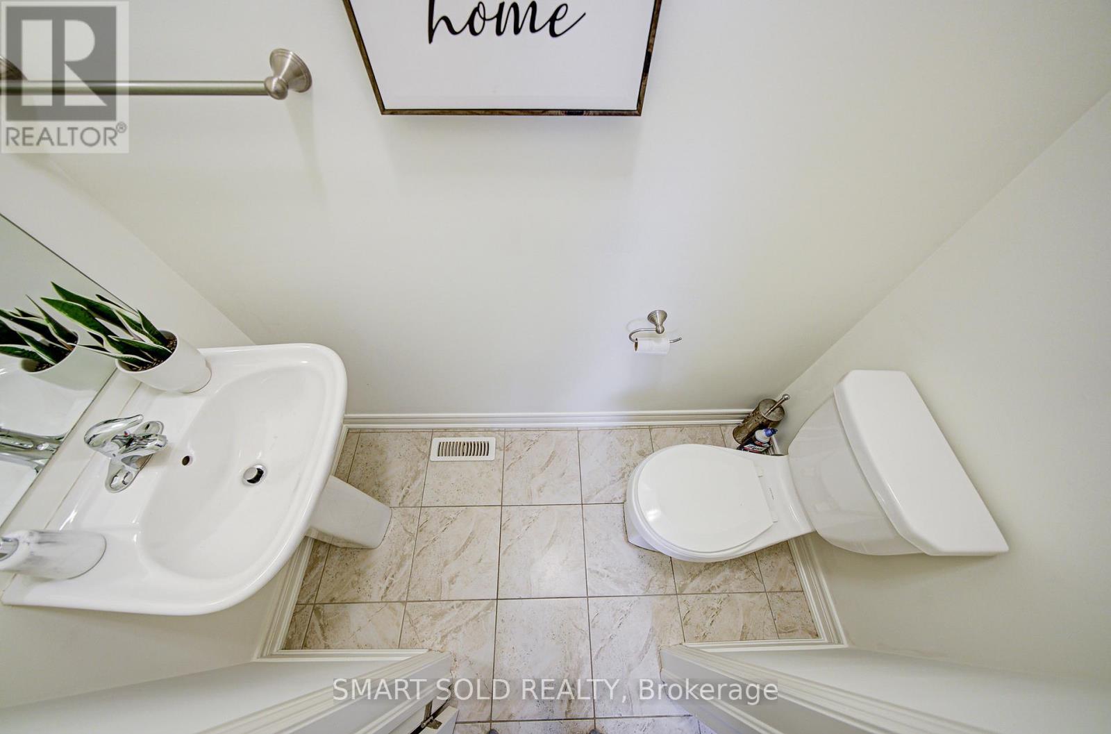 99 Chouinard Way, Aurora, ON - Photo Showing Bathroom