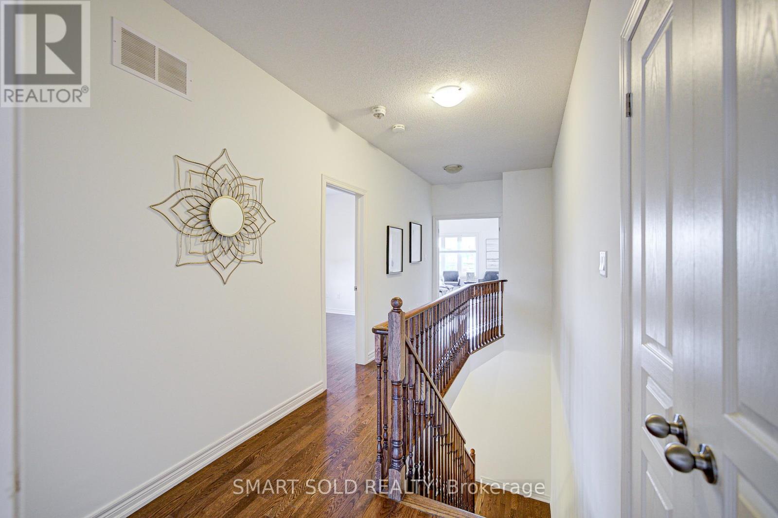 99 Chouinard Way, Aurora, ON - Indoor Photo Showing Other Room