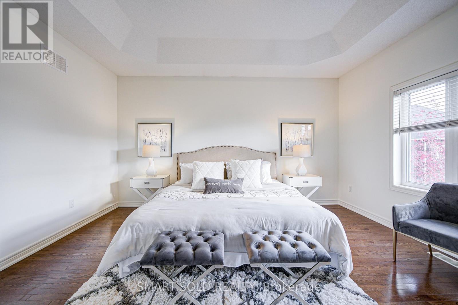 99 Chouinard Way, Aurora, ON - Indoor Photo Showing Bedroom