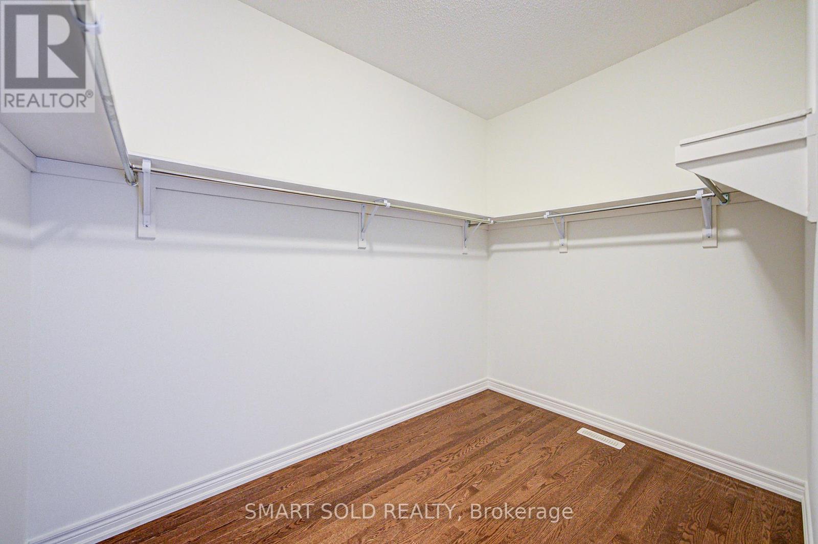 99 Chouinard Way, Aurora, ON - Indoor With Storage