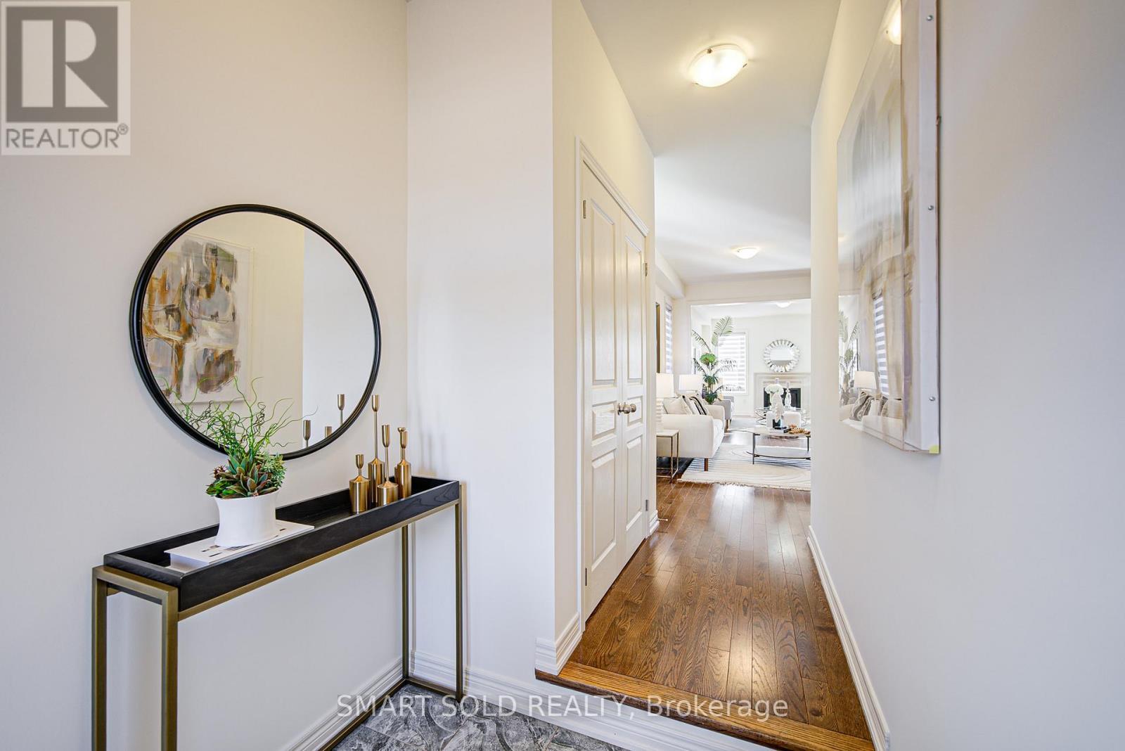 99 Chouinard Way, Aurora, ON - Indoor Photo Showing Other Room