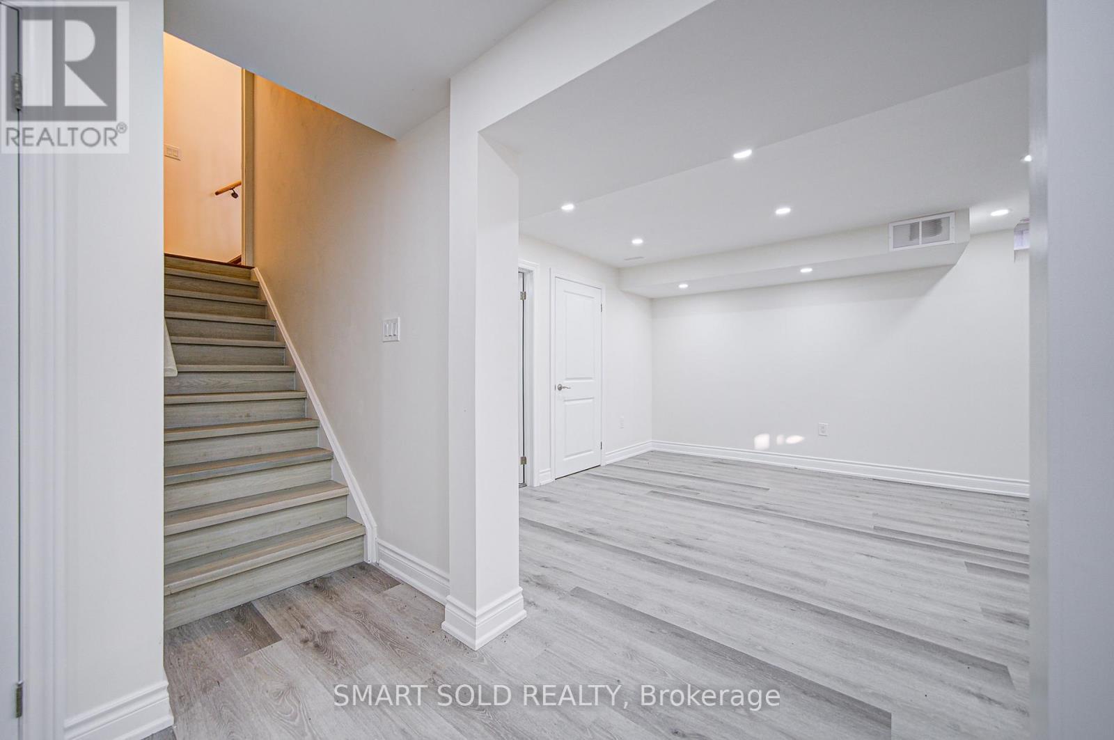 99 Chouinard Way, Aurora, ON - Indoor Photo Showing Other Room