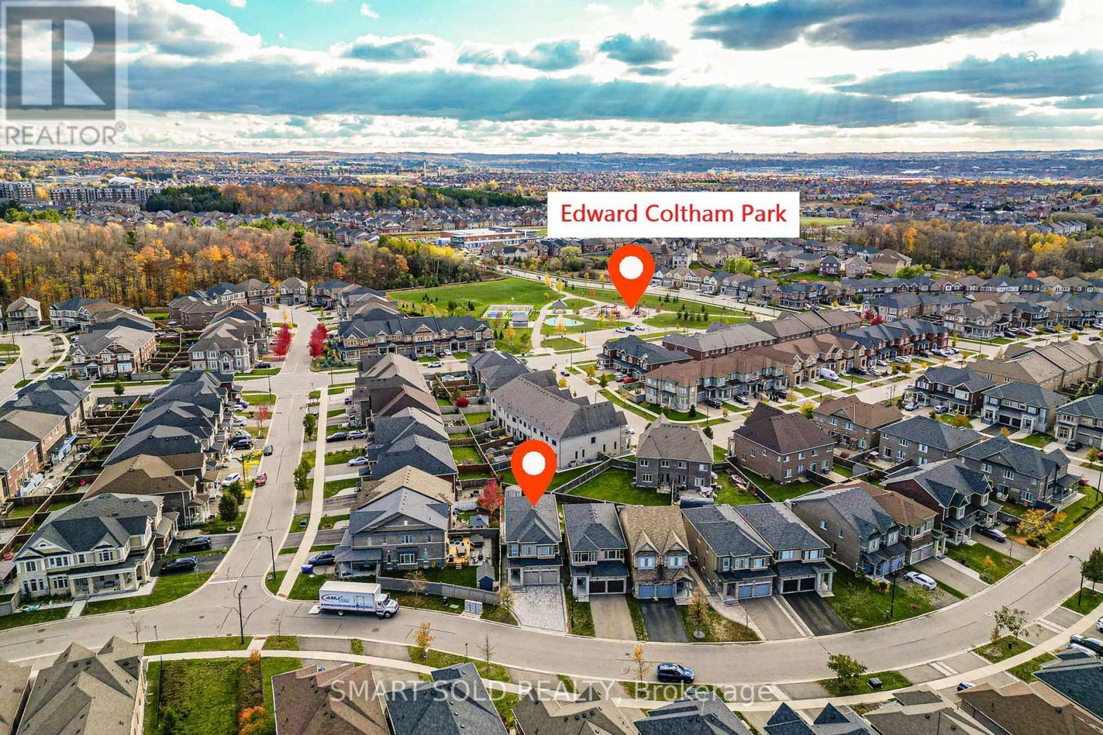 99 Chouinard Way, Aurora, ON - Outdoor With View