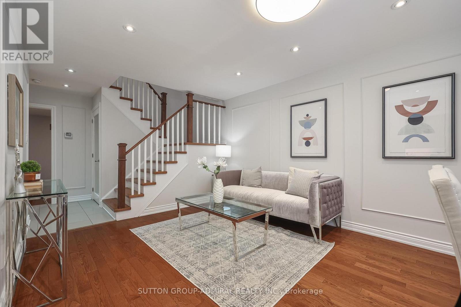 65 Patrice Crescent, Vaughan, ON - Indoor Photo Showing Living Room