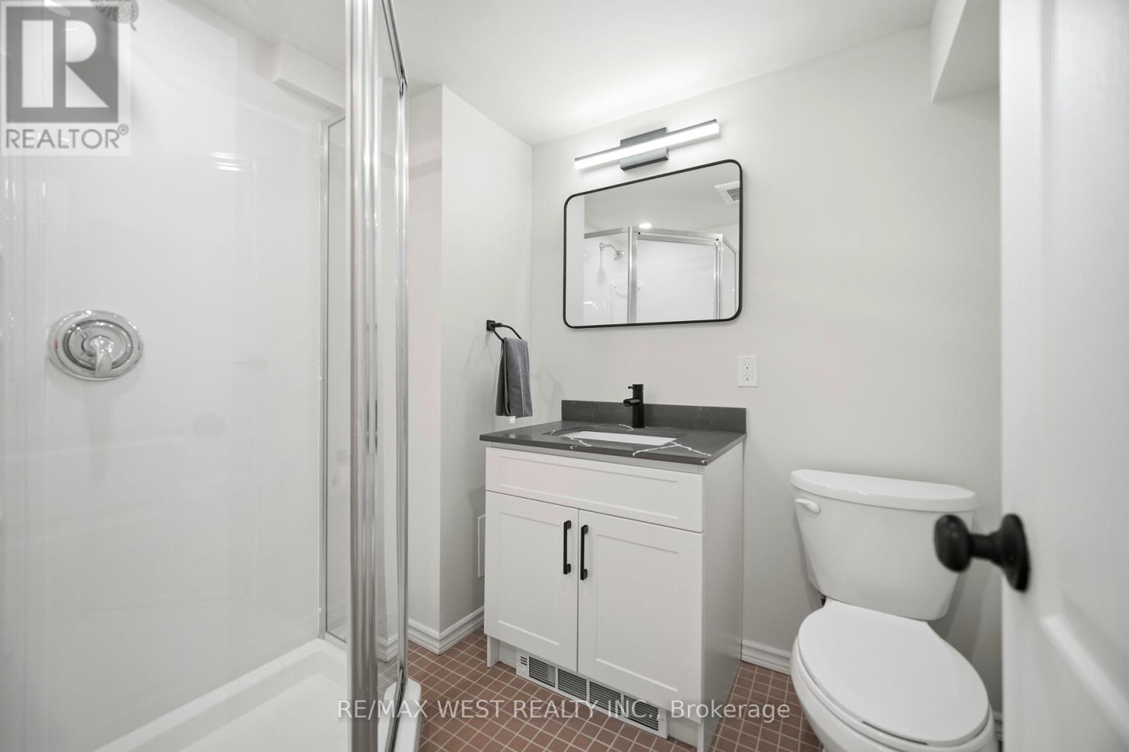 3pc Bathroom - 6 Hillpark Trail, Brampton, ON - Indoor Photo Showing Bathroom