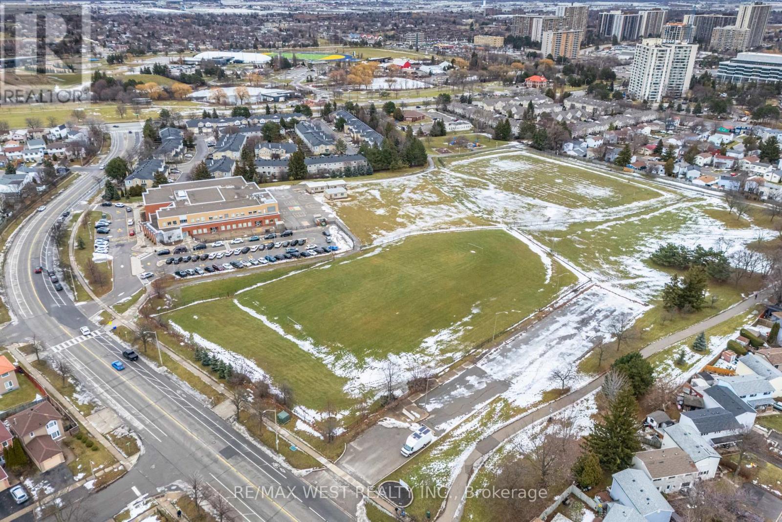 6 Hillpark Trail, Brampton, ON - Outdoor With View