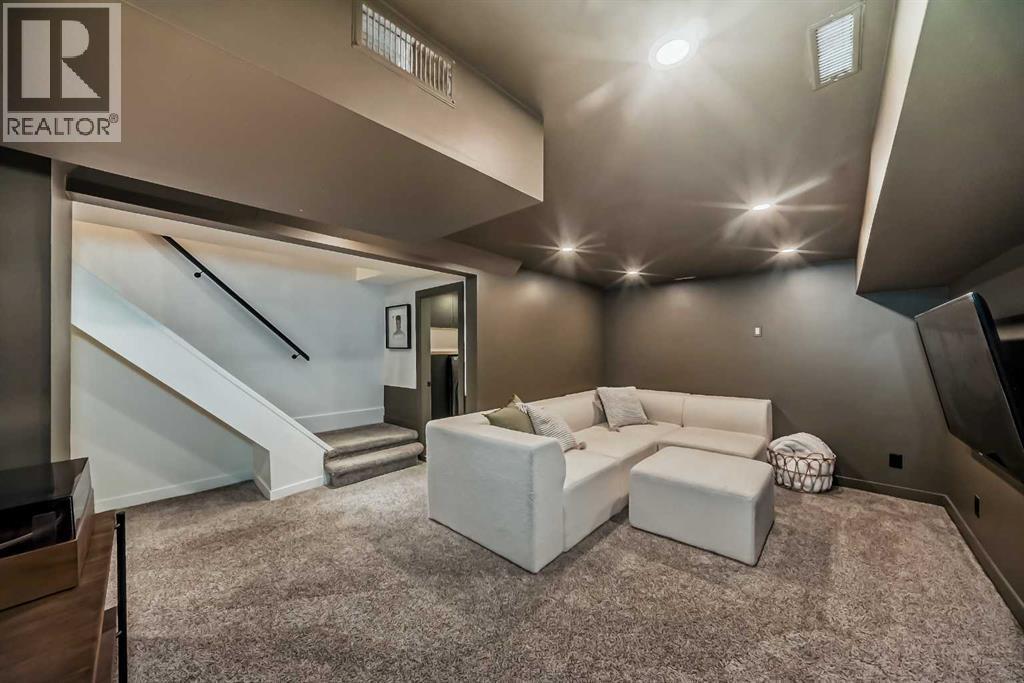 2120 18 Street Sw, Calgary, AB - Indoor