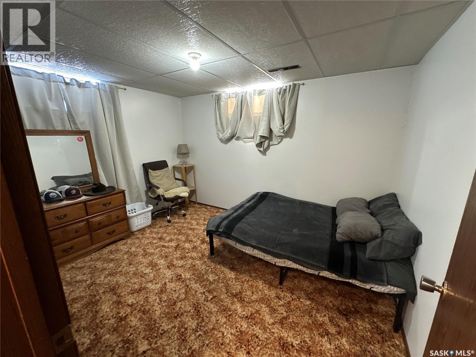 Bowes Acreage, Laird, SK - Indoor