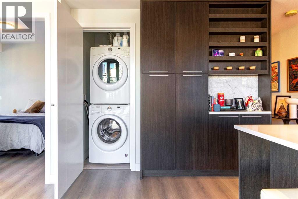 703, 930 16 Avenue Sw, Calgary, AB - Indoor Photo Showing Laundry Room