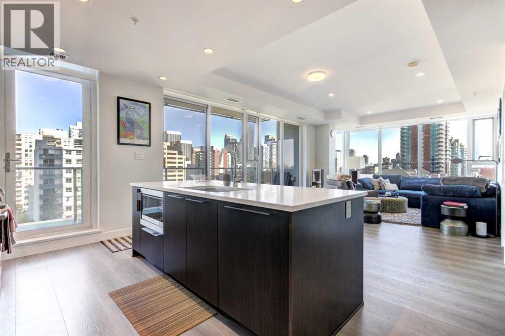 703, 930 16 Avenue Sw, Calgary, AB - Indoor Photo Showing Kitchen With Double Sink With Upgraded Kitchen
