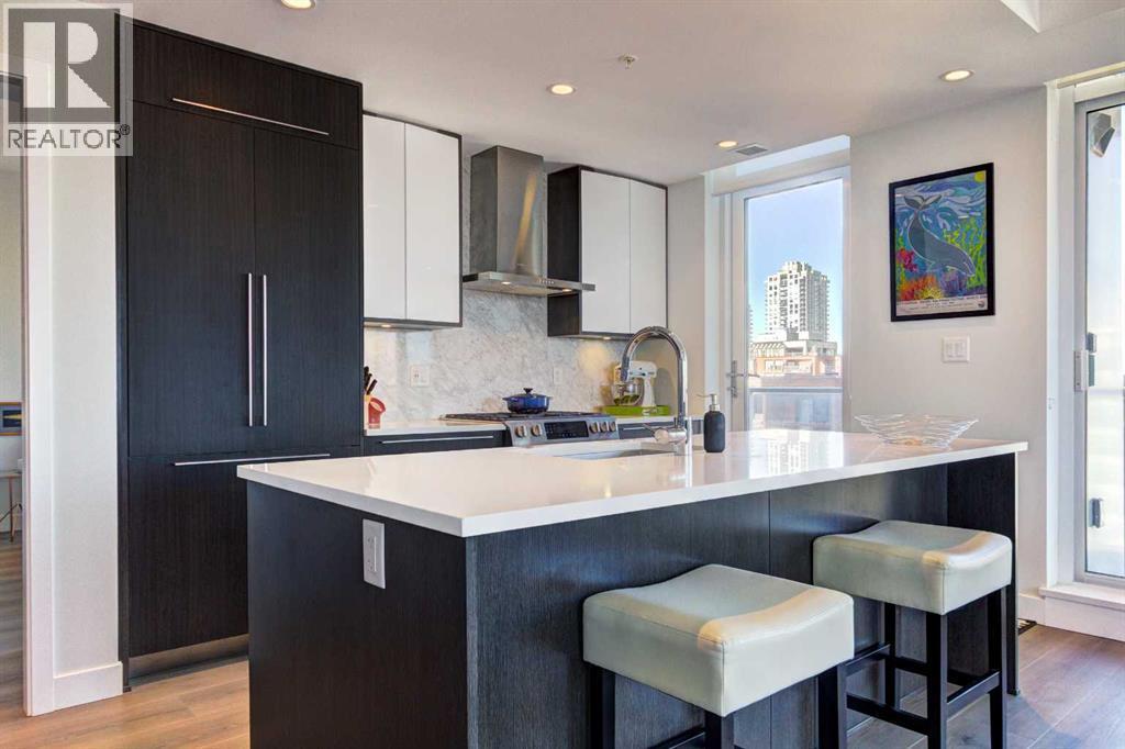 703, 930 16 Avenue Sw, Calgary, AB - Indoor Photo Showing Kitchen With Upgraded Kitchen