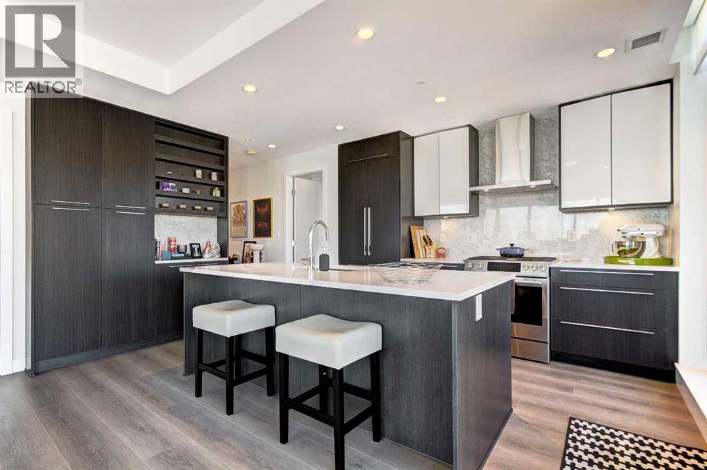 703, 930 16 Avenue Sw, Calgary, AB - Indoor Photo Showing Kitchen With Upgraded Kitchen