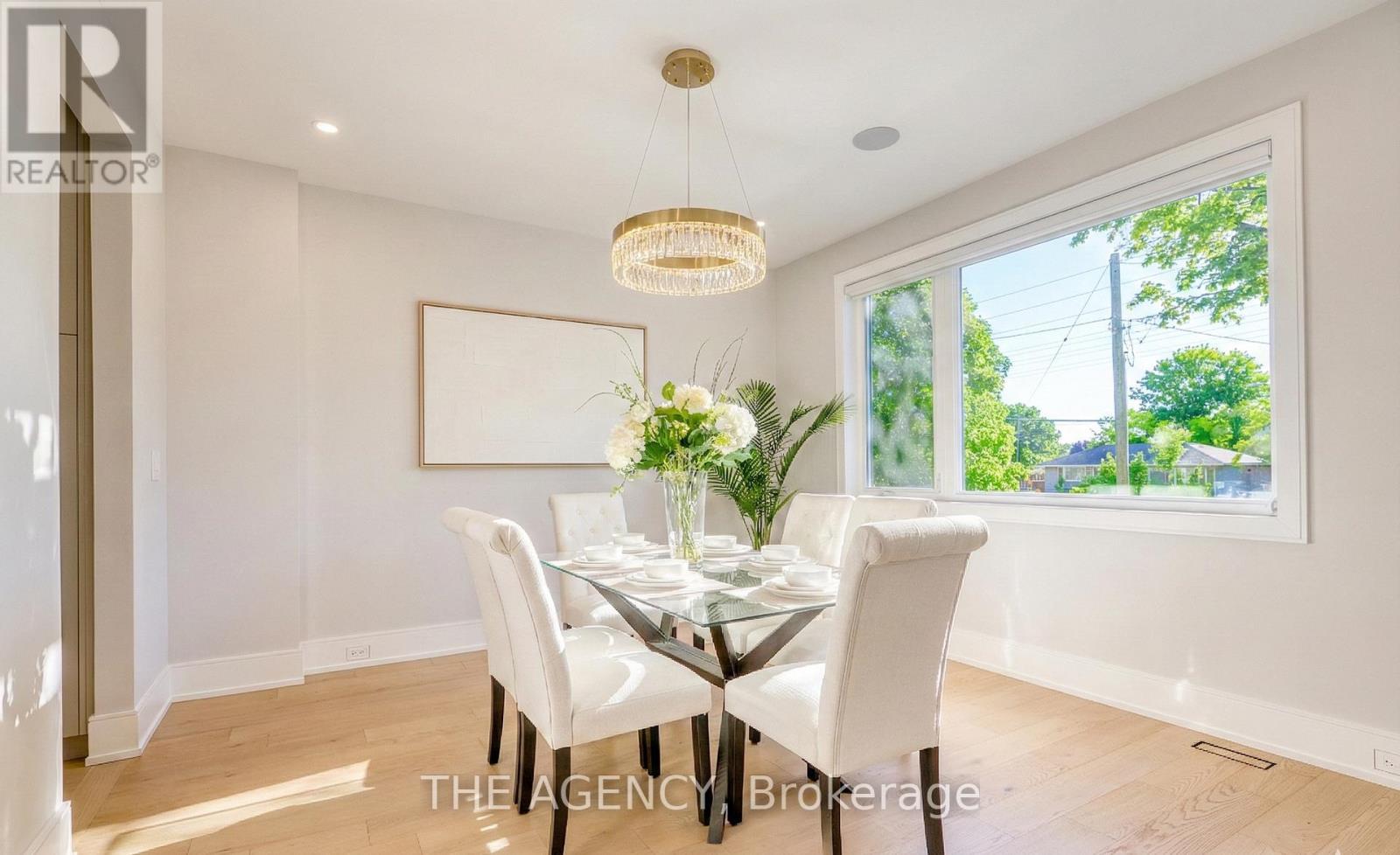 Formal Dining Room. Access from kitchen - 519 Third Line, Oakville, ON - Indoor Photo Showing Dining Room