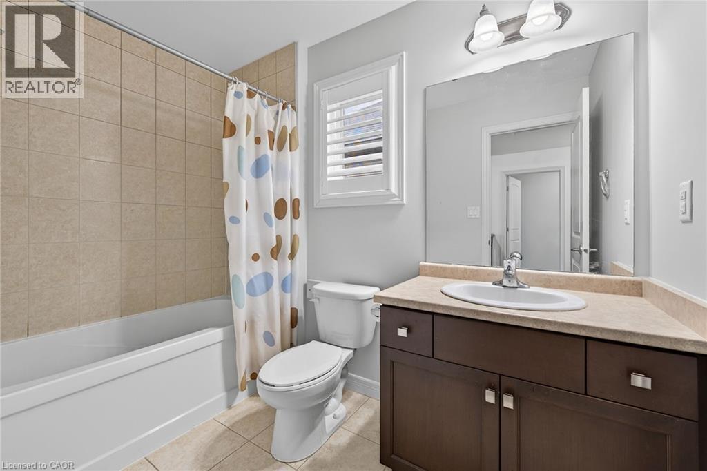63 Chamomile Drive, Hamilton, ON - Indoor Photo Showing Bathroom