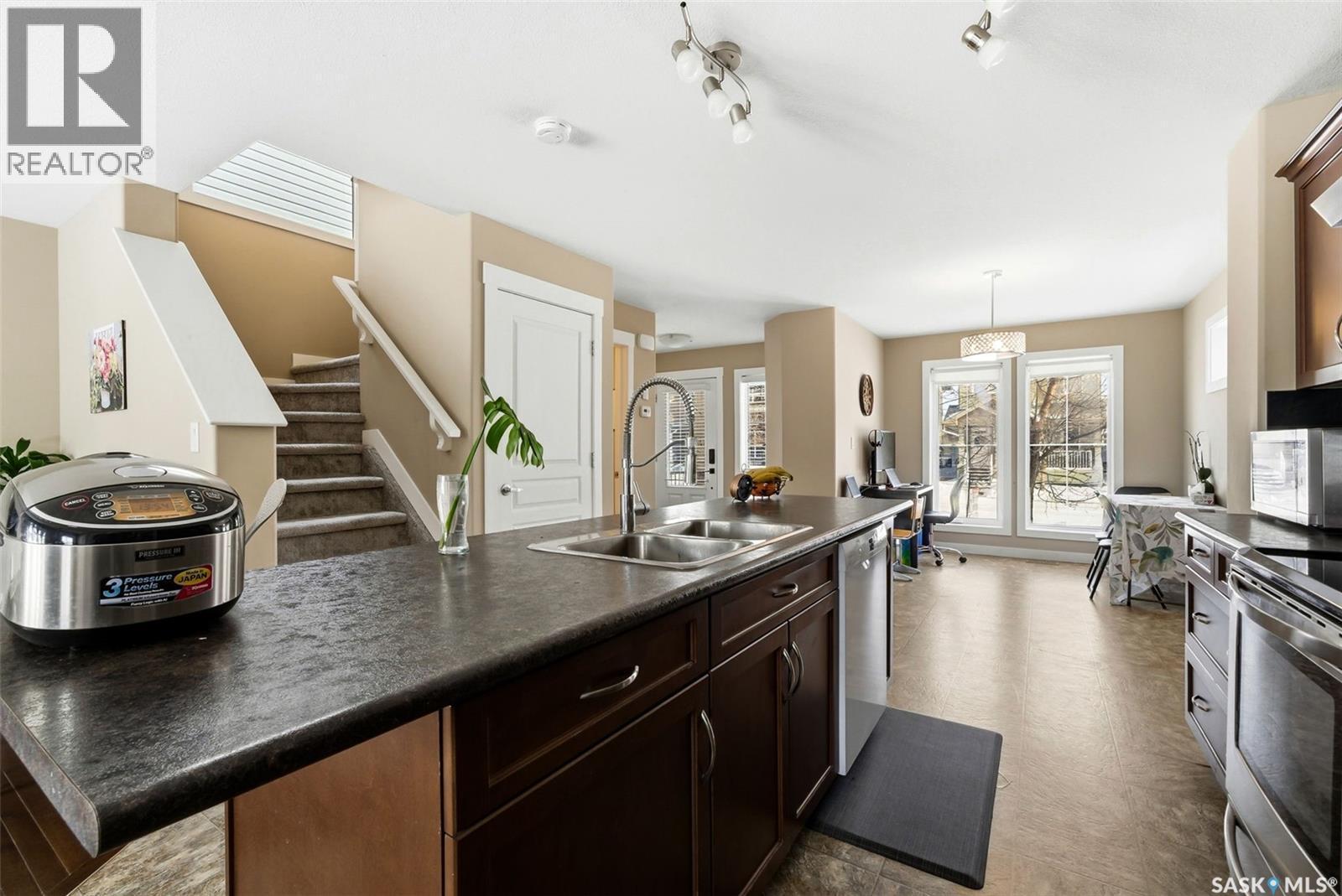 3669 Green Bank Road, Regina, SK - Indoor Photo Showing Kitchen With Double Sink