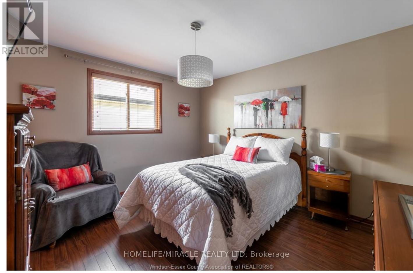 655 Alpenrose Court, Windsor, ON - Indoor Photo Showing Bedroom