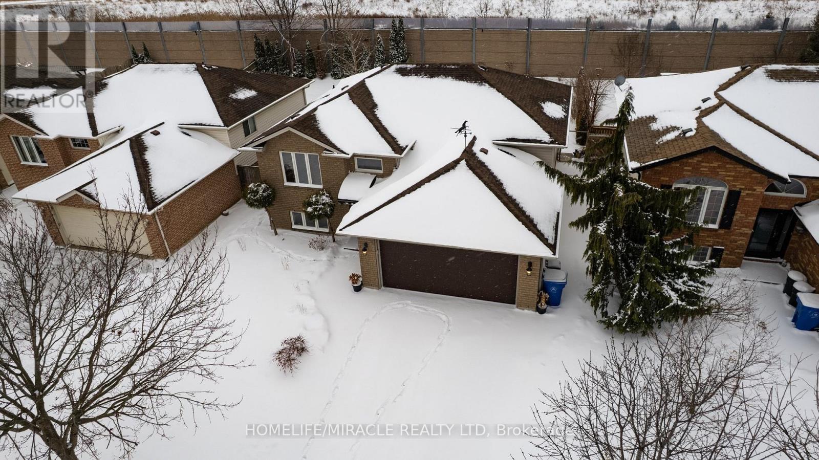 655 Alpenrose Court, Windsor, ON - Outdoor