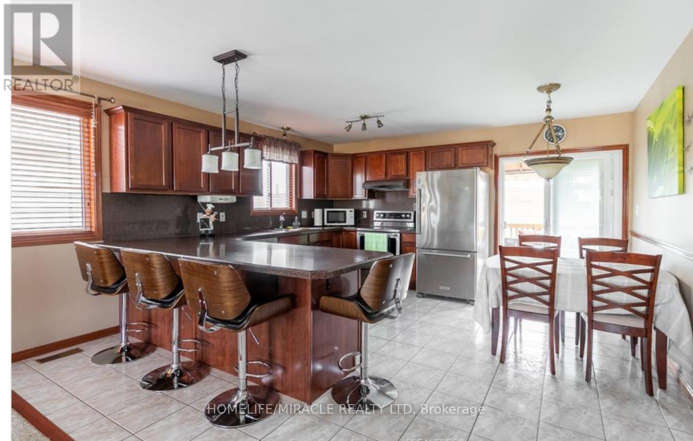 655 Alpenrose Court, Windsor, ON - Indoor