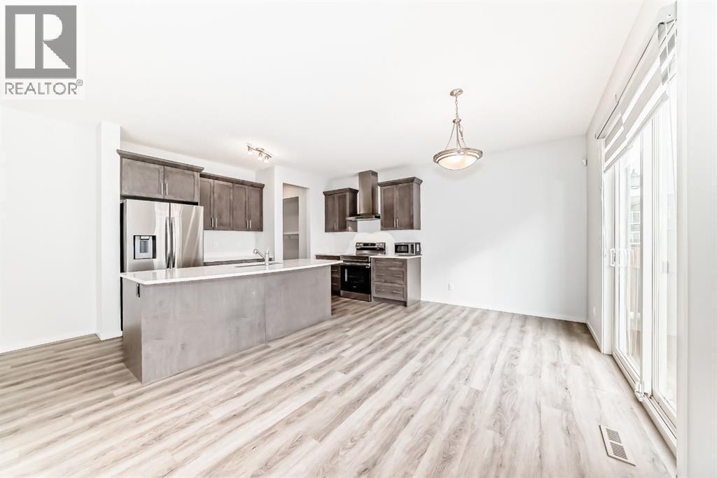 140 Carringham Road Nw, Calgary, AB - Indoor Photo Showing Kitchen