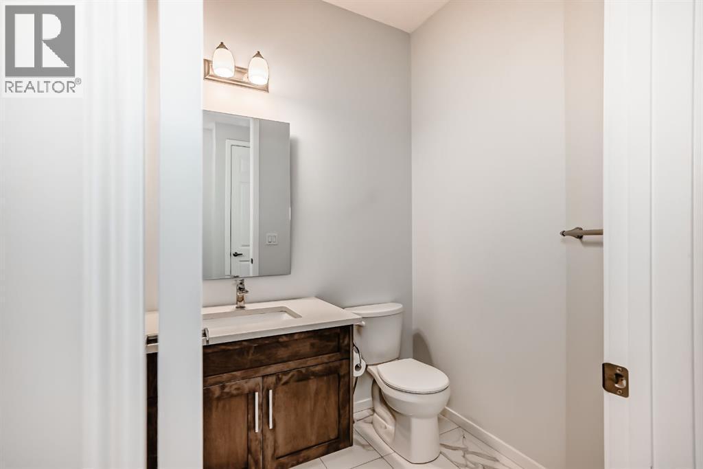 140 Carringham Road Nw, Calgary, AB - Indoor Photo Showing Bathroom