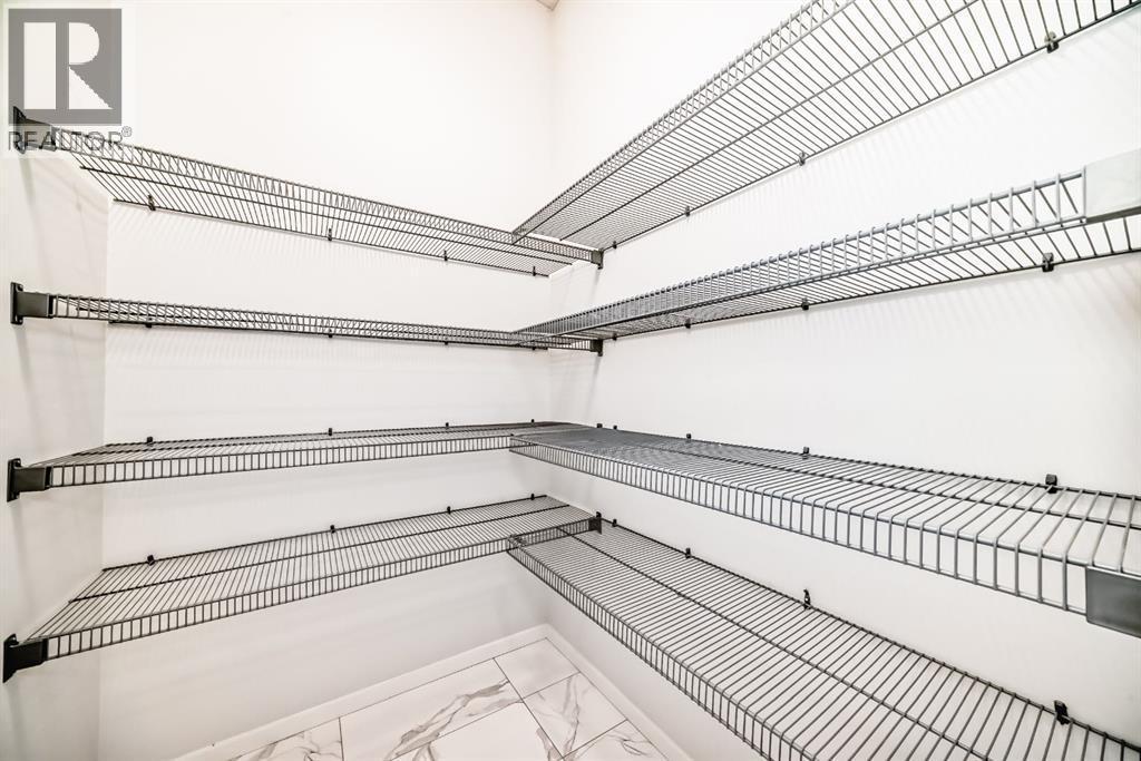 140 Carringham Road Nw, Calgary, AB -