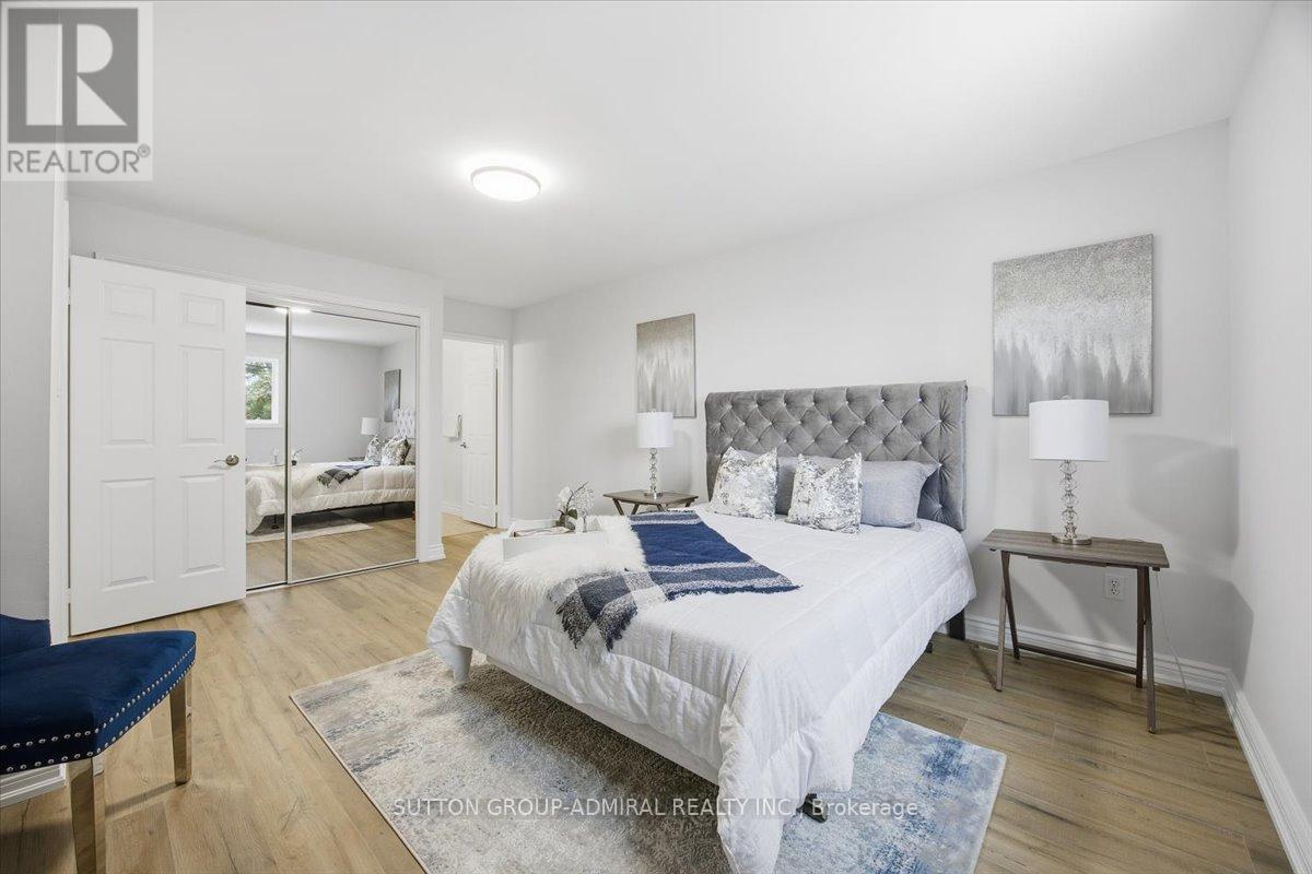 137 Chelwood Drive, Vaughan, ON - Indoor Photo Showing Bedroom