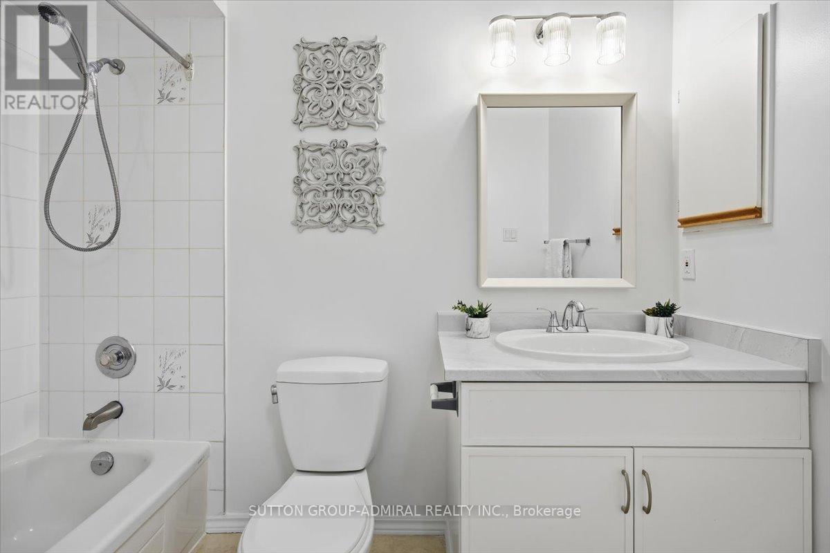 137 Chelwood Drive, Vaughan, ON - Indoor Photo Showing Bathroom