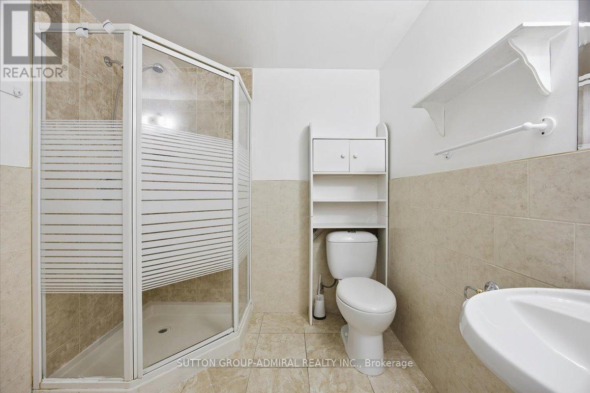 137 Chelwood Drive, Vaughan, ON - Indoor Photo Showing Bathroom